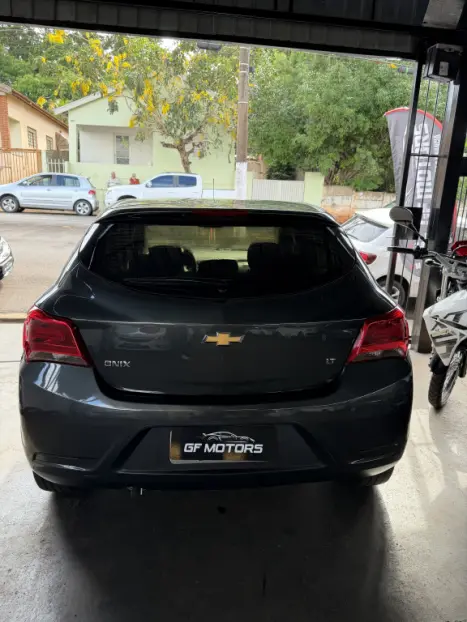 CHEVROLET Onix Hatch 1.0 4P FLEX LT1, Foto 6