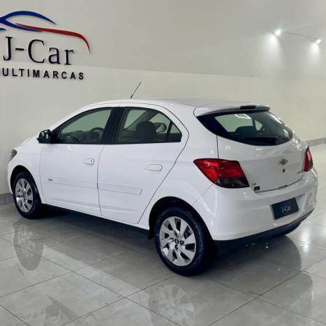 CHEVROLET Onix Hatch 1.4 4P FLEX LT, Foto 4