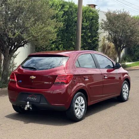 CHEVROLET Onix Hatch 1.4 4P FLEX LT, Foto 3