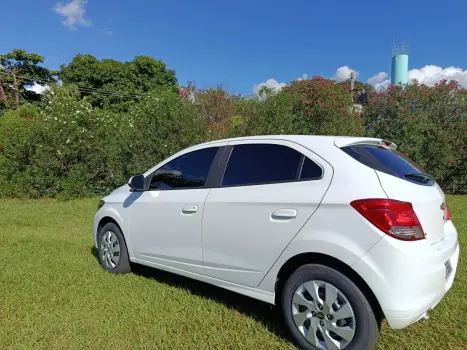 CHEVROLET Onix Hatch 1.4 4P FLEX LT, Foto 5