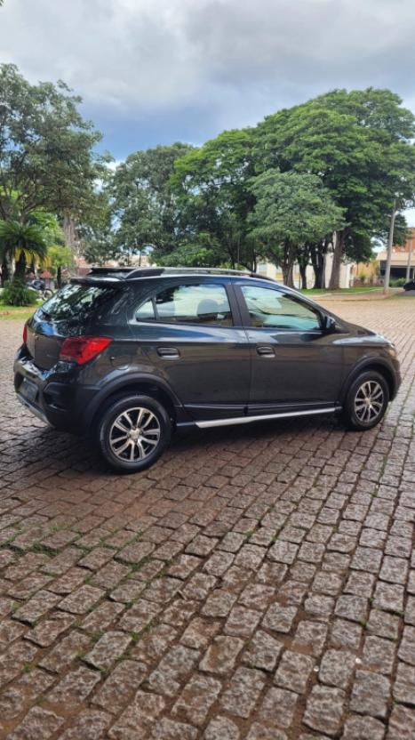 CHEVROLET Onix Hatch 1.4 4P FLEX ACTIV AUTOM�TICO, Foto 6