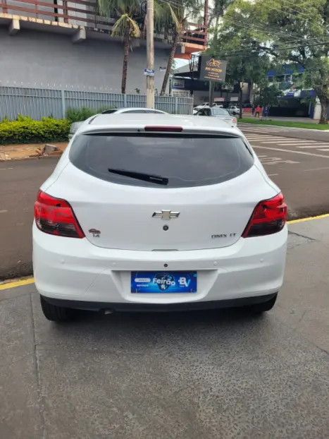 CHEVROLET Onix Hatch 1.4 4P FLEX LT, Foto 9