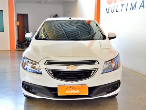 CHEVROLET Onix Hatch 1.4 4P FLEX LT, Foto 2