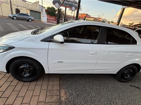 CHEVROLET Onix Hatch 1.0 4P FLEX LT, Foto 5