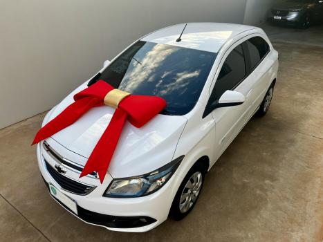 CHEVROLET Onix Hatch 1.4 4P FLEX LT, Foto 1