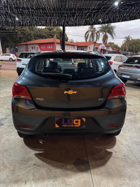 CHEVROLET Onix Hatch 1.4 4P FLEX LTZ, Foto 3