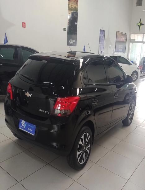 CHEVROLET Onix Hatch 1.4 4P FLEX LTZ, Foto 7