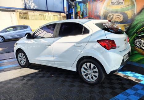 CHEVROLET Onix Hatch 1.4 4P FLEX LT, Foto 3