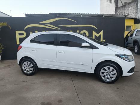 CHEVROLET Onix Hatch 1.4 4P FLEX LT, Foto 3