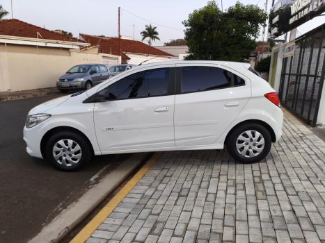 CHEVROLET Onix Hatch 1.0 4P FLEX LT, Foto 4