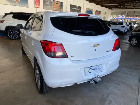 CHEVROLET Onix Hatch 1.4 4P FLEX LT, Foto 6