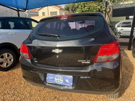 CHEVROLET Onix Hatch 1.4 4P FLEX LT, Foto 15