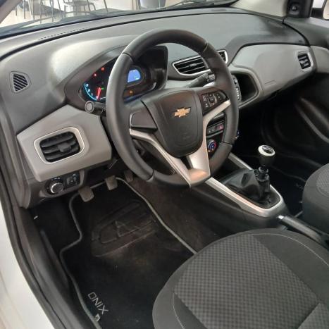 CHEVROLET Onix Hatch 1.4 4P FLEX LT, Foto 5