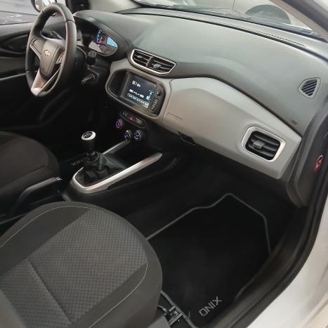 CHEVROLET Onix Hatch 1.4 4P FLEX LT, Foto 6