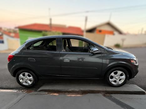CHEVROLET Onix Hatch 1.4 4P FLEX LT, Foto 3