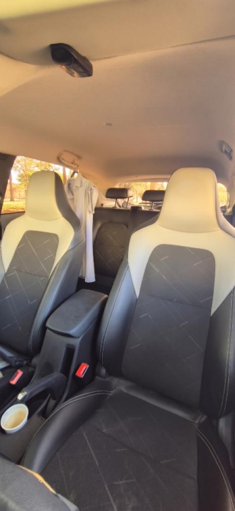 CHEVROLET Onix Hatch 1.0 12V 4P FLEX PREMIER TURBO AUTOM�TICO, Foto 4