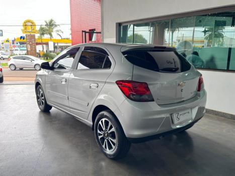 CHEVROLET Onix Hatch 1.4 4P FLEX LT, Foto 3