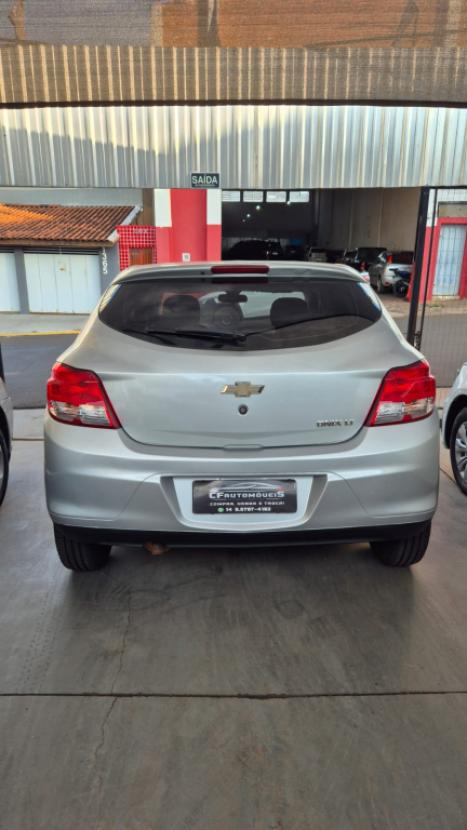 CHEVROLET Onix Hatch 1.4 4P FLEX LT, Foto 2