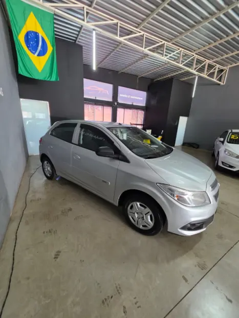 CHEVROLET Onix Hatch 1.0 12V 4P FLEX LT, Foto 2