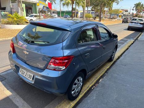 CHEVROLET Onix Sedan 1.0 4P FLEX LT, Foto 2