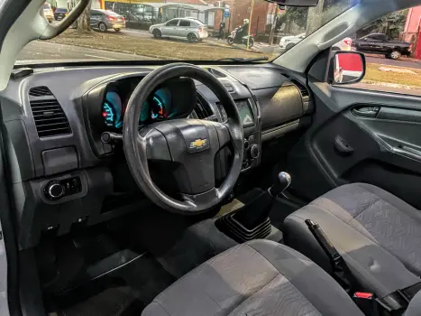 CHEVROLET S10 2.8 16V LS CABINE SIMPLES 4X4 TURBO DIESEL, Foto 6 CHEVROLET S10 2.8 16V LS CABINE SIMPLES 4X4 TURBO DIESEL, Foto 6