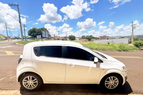 CHEVROLET Sonic Hatch 1.6 16V 4P LTZ FLEX AUTOM�TICO, Foto 2