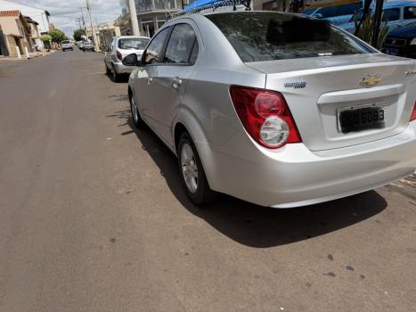 CHEVROLET Sonic Sedan 1.6 16V 4P LT FLEX AUTOM�TICO, Foto 4