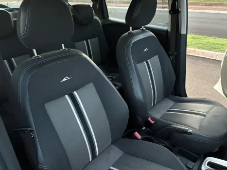 CHEVROLET Spin 1.8 4P FLEX ACTIV5 AUTOMTICO, Foto 2