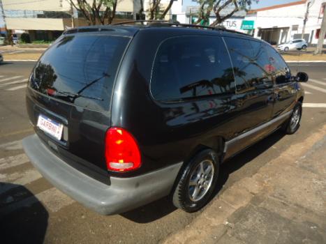 CHRYSLER Grand Caravan 3.3 V6 12V 4P LE AUTOMÁTICO, Foto 7 CHRYSLER Grand Caravan 3.3 V6 12V 4P LE AUTOMÁTICO, Foto 7