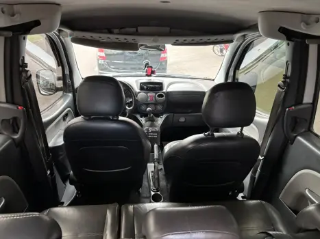 FIAT Doblo 1.8 4P FLEX ADVENTURE LOCKER 6 LUGARES, Foto 23