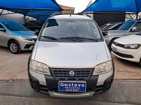 FIAT Idea 1.8 4P ADVENTURE FLEX, Foto 3 FIAT Idea 1.8 4P ADVENTURE FLEX, Foto 3