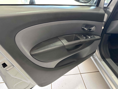 FIAT Linea 1.8 16V 4P FLEX ESSENCE DUALOGIC AUTOMATIZADO, Foto 8