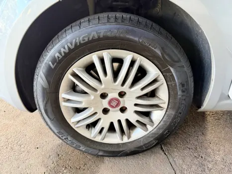 FIAT Linea 1.8 16V 4P FLEX HLX, Foto 16