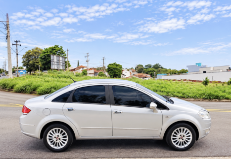 FIAT Linea 1.9 16V 4P FLEX ESSENCE DUALOGIC AUTOMATIZADO, Foto 2