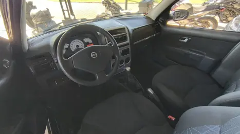 FIAT Palio 1.4 4P FLEX ELX, Foto 2