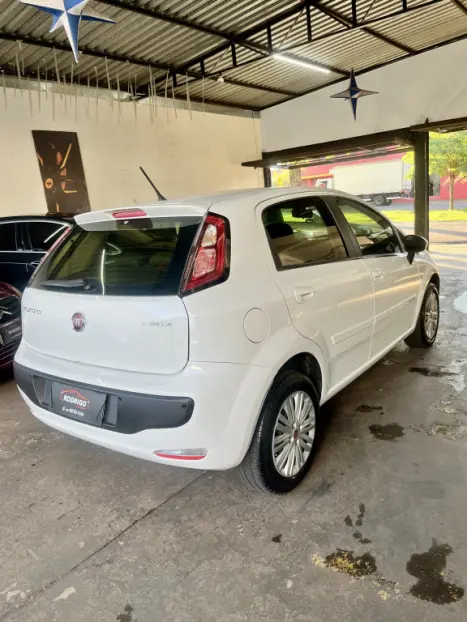 FIAT Punto 1.4 4P ATTRACTIVE FLEX, Foto 5 FIAT Punto 1.4 4P ATTRACTIVE FLEX, Foto 5