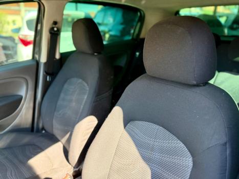 FIAT Punto 1.4 4P ELX FLEX, Foto 3 FIAT Punto 1.4 4P ELX FLEX, Foto 3