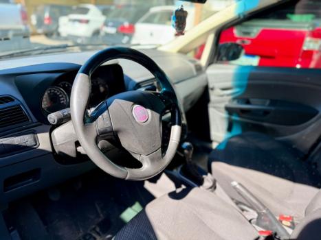 FIAT Punto 1.4 4P ELX FLEX, Foto 5 FIAT Punto 1.4 4P ELX FLEX, Foto 5