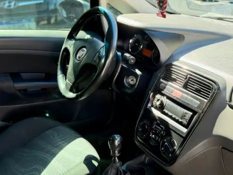 FIAT Punto 1.4 4P ELX FLEX, Foto 7 FIAT Punto 1.4 4P ELX FLEX, Foto 7