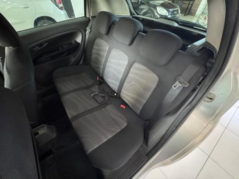 FIAT Punto 1.4 4P ELX FLEX, Foto 10 FIAT Punto 1.4 4P ELX FLEX, Foto 10