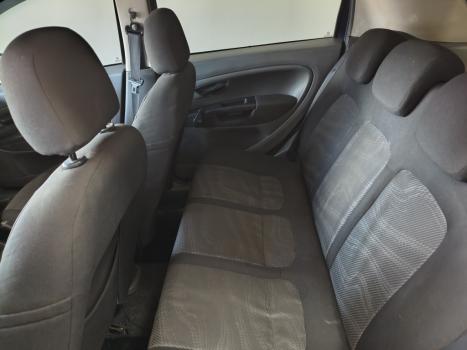 FIAT Punto 1.4 FLEX 4P, Foto 2