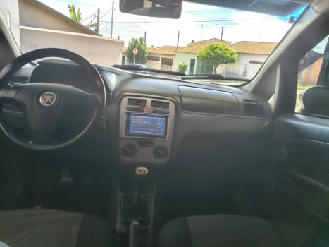 FIAT Punto 1.4 FLEX 4P, Foto 6