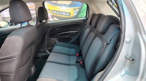 FIAT Punto 1.6 16V 4P ESSENCE FLEX, Foto 2