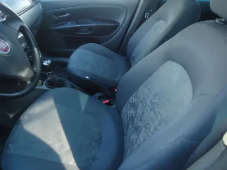 FIAT Punto 1.8 4P HLX FLEX, Foto 3 FIAT Punto 1.8 4P HLX FLEX, Foto 3