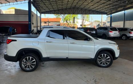 FIAT Toro 2.0 16V 4P VOLCANO 4WD TURBO DIESEL AUTOMÁTICO, Foto 4 FIAT Toro 2.0 16V 4P VOLCANO 4WD TURBO DIESEL AUTOMÁTICO, Foto 4