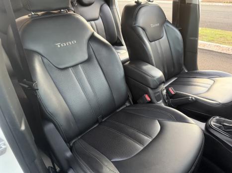 FIAT Toro 2.4 16V 4P FREEDOM MULTIAIR FLEX AUTOM�TICO, Foto 2