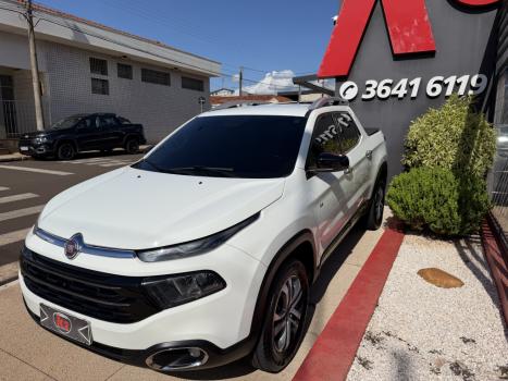 FIAT Toro 2.4 16V 4P MULTIAIR FLEX VOLCANO AUTOM�TICO, Foto 3