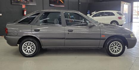 FORD Escort 1.8 16V 4P GL, Foto 2