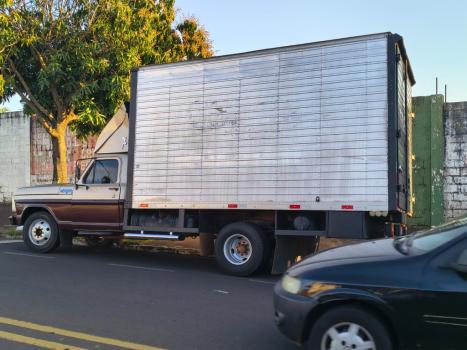 FORD F-4000 3.9 MWM 229, Foto 2