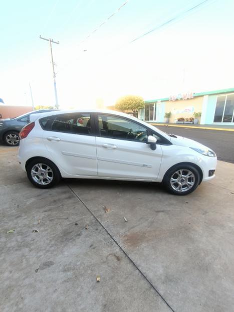 FORD Fiesta Hatch 1.5 16V 4P S FLEX, Foto 13